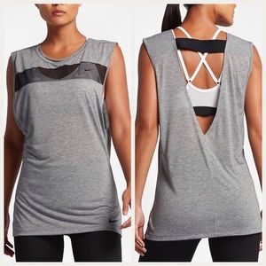 Nike Women’s training tank top. Grey.